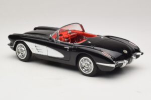 Chevrolet Corvette C1 Tuxedo Black AUTOart 1:18 71142 Diecast — image 7 sur 8