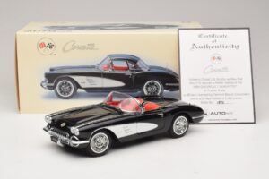 Chevrolet Corvette C1 Tuxedo Black AUTOart 1:18 71142 Diecast — image 8 sur 8