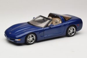 Chevrolet Corvette C5 Commemorative Edition Bleu AUTOart 1:18 71157 Métal — image 3 sur 9