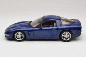 Chevrolet Corvette C5 Commemorative Edition Bleu AUTOart 1:18 71157 Métal — image 5 sur 9
