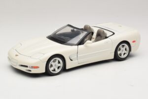 Chevrolet Corvette C5 Cabriolet Blanc Bburago 1:18 3076-P1 Métal