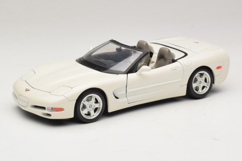 Chevrolet Corvette C5 Cabriolet Blanc Bburago 1:18 3076-P1 Métal
