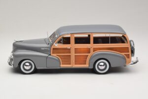 Chevrolet Fleetmaster Woody Gris Maisto 1:18 31854 Métal — image 4 sur 8