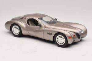 Chrysler Atlantic Beige Guiloy 1:18 68570 Métal — image 6 sur 8