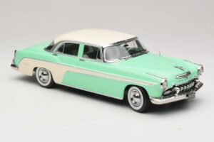 DeSoto Fireflite Sedan Vert Clair & Crème KK-Scale 1:18 KKDC181543 Métal — image 4 sur 6