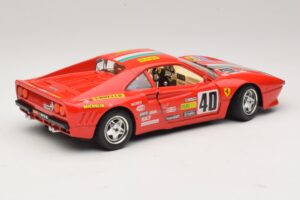 Ferrari 288 GTO #40 Rouge Bburago 1:18 3027-P4 Métal — image 3 sur 8
