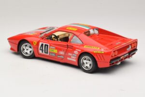 Ferrari 288 GTO #40 Rouge Bburago 1:18 3027-P4 Métal — image 7 sur 8