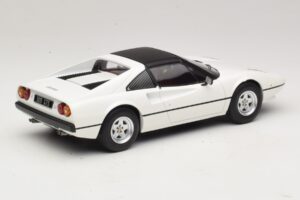 Ferrari 308 GTS Blanc MCG 1:18 MCG18664 Métal — image 2 sur 6