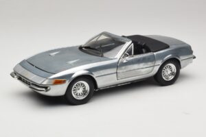 Ferrari 365 GTS Chrome Silver Hot Wheels 1:18 25738 Métal