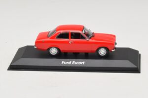 Ford Escort Mk1 Rouge Maxichamps 1:43 940081001 Diecast