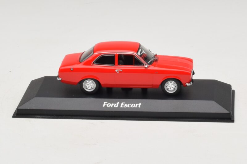 Ford Escort Mk1 Rouge Maxichamps 1:43 940081001 Diecast