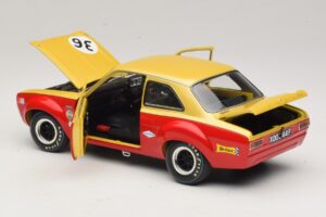 Ford Escort Mk1 TC #36 F. Gardner / D. Glemser Grand Prix der Tourenwagen 1968 Minichamps 1:18 100688136 Métal — image 5 sur 8