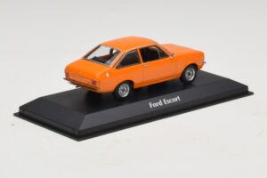 Ford Escort Mk2 Orange Maxichamps 1:43 940084101 Métal — image 2 sur 5