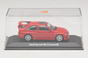 Ford Escort RS Cosworth Rouge Maxichamps 1:43 940082100 Diecast — image 4 sur 5