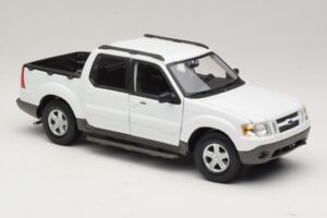 Ford Explorer Sport Trac Blanc Maisto 1:18 36891 Métal — image 6 sur 8