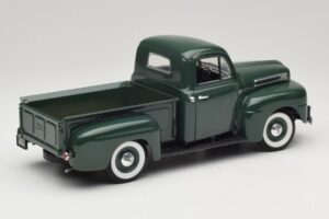 Ford F-1 Vert Road Legends 1:18 92218 Métal — image 3 sur 8