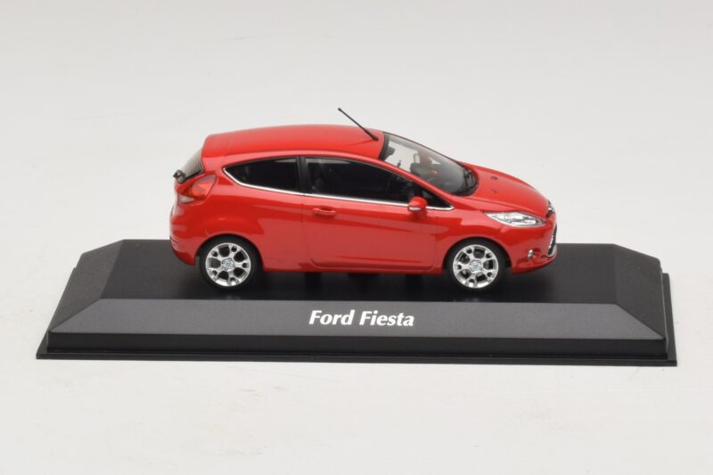 Ford Fiesta Mk7 Rouge Maxichamps 1:43 940088000 Diecast