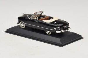 Ford FL Cabriolet Noir Minichamps 1:43 400082231 Métal — image 3 sur 5