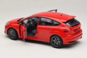 Ford Focus ST Mk2 Rouge Minichamps 1:18 110082002 Métal — image 5 sur 8