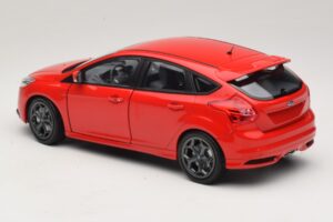 Ford Focus ST Mk2 Rouge Minichamps 1:18 110082002 Métal — image 7 sur 8