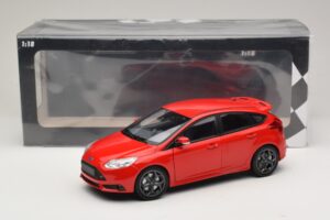 Ford Focus ST Mk2 Rouge Minichamps 1:18 110082002 Métal — image 8 sur 8