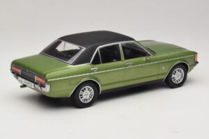 Ford Granada Mk1 Vert Métallisé & Noir MCG 1:18 MCG18569 Métal — image 2 sur 6