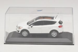 Ford Kuga Mk1 Blanc Édition Concessionnaire Minichamps 1:43 KUGA002 Métal — image 4 sur 5