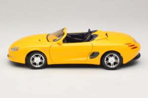 Ford Mustang Mach III Cabriolet Jaune Maisto 1:18 32815 Métal — image 4 sur 8