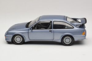 Ford Sierra RS Cosworth Bleu Minichamps 1:18 150084072 Métal — image 4 sur 8
