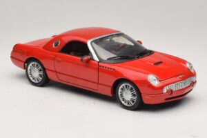 Ford Thunderbird Rouge Maisto 1:18 31620 Métal — image 6 sur 8