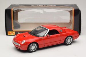 Ford Thunderbird Rouge Maisto 1:18 31620 Métal — image 8 sur 8