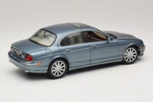 Jaguar S-Type X200 Bleu Maisto 1:18 31865 Métal — image 3 sur 8