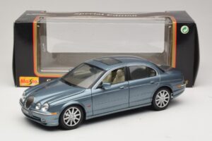 Jaguar S-Type X200 Bleu Maisto 1:18 31865 Métal — image 8 sur 8