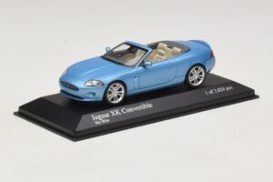 Jaguar XK X150 Cabriolet Bleu Clair Métallisé Minichamps 1:43 400130530 Métal — image 2 sur 5