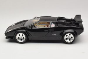 Lamborghini Countach 5000 Quattrovalvole Noir Bburago 1:18 3337 Métal — image 4 sur 8