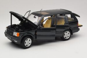 Land Rover Range Rover P38A 4.6 HSE Vert Métallisé AUTOart 1:18 70010 Métal — image 2 sur 8