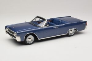 Lincoln Continental Convertible Bleu Métallisé The Lincoln Lawyer KK-Scale 1:18 KKDC181522 Métal