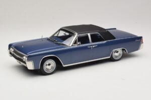 Lincoln Continental Convertible Bleu Métallisé The Lincoln Lawyer KK-Scale 1:18 KKDC181522 Métal — image 2 sur 7