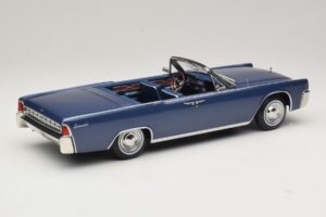 Lincoln Continental Convertible Bleu Métallisé The Lincoln Lawyer KK-Scale 1:18 KKDC181522 Métal — image 3 sur 7