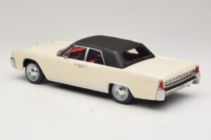 Lincoln Continental Convertible Blanc John F. Kennedy KK-Scale 1:18 KKDC181523 Métal — image 6 sur 7