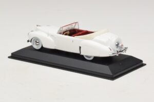 Lincoln Continental Cabriolet Blanc Minichamps 1:43 400082501 Métal — image 3 sur 5