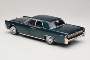 Lincoln Continental Vert Foncé Métallisé Matrix Reloaded & Revolutions KK-Scale 1:18 KKDC181481 Métal — image 5 sur 6