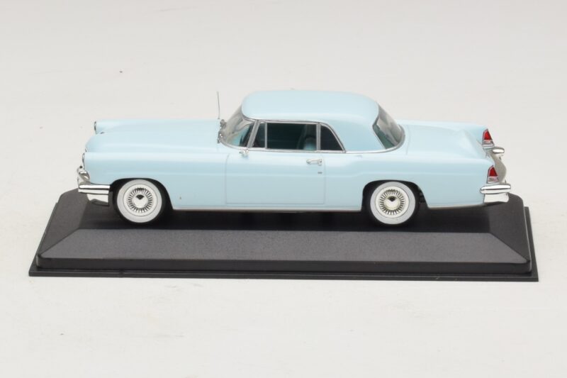 Lincoln Continental Mark II Bleu Clair Minichamps 1:43 400082304 Métal