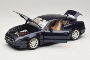 Maserati 3200 GT Bleu Bburago 1:18 3371-P1 Métal — image 2 sur 8