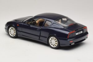 Maserati 3200 GT Bleu Bburago 1:18 3371-P1 Métal — image 7 sur 8