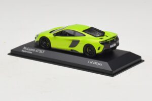 McLaren 675LT Napier Green Minichamps 1:43 537154422 Diecast — image 3 sur 5
