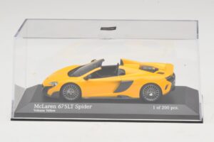 McLaren 675LT Spider Volcano Yellow Minichamps 1:43 537154430 Métal — image 4 sur 5