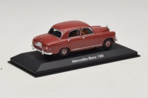 Mercedes 180 W120 Rouge Maxichamps 1:43 940033101 Diecast — image 2 sur 5