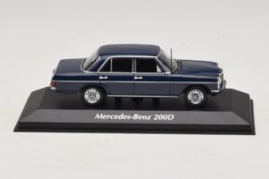 Mercedes 200D W115 Bleu Maxichamps 1:43 940034000 Diecast