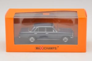 Mercedes 200D W115 Bleu Maxichamps 1:43 940034000 Diecast — image 5 sur 5